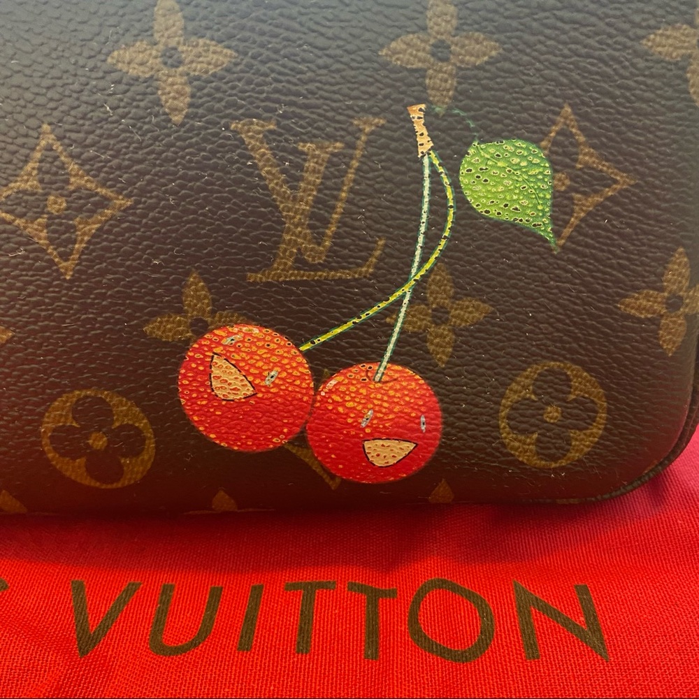 LV Monogram Cerises Pochette Accessories 2005 - Picture 2 of 10